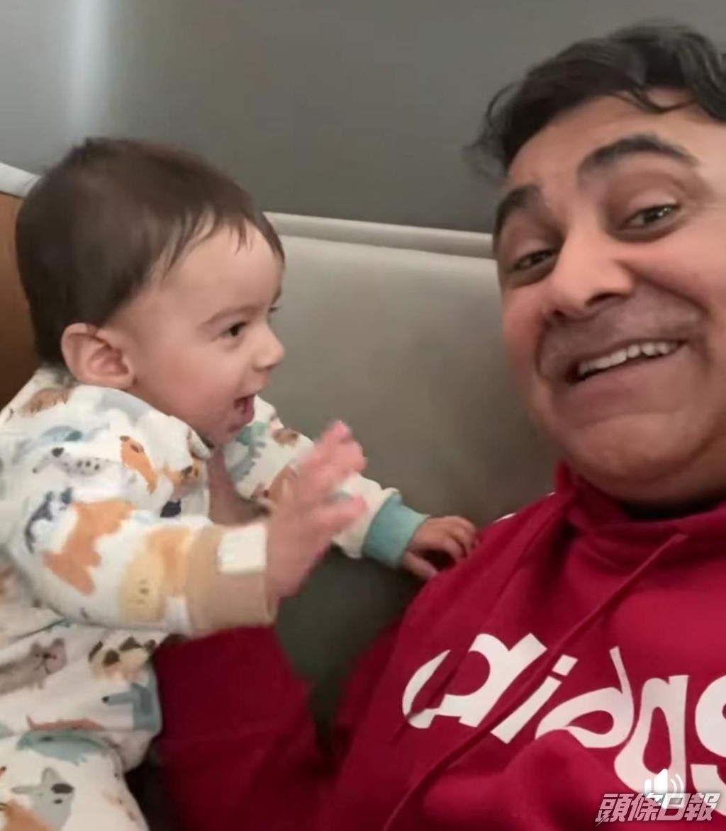 疫情下寶寶湊孫為樂。